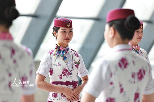 重慶 高鐵乘務員開展服務禮儀培訓