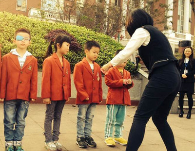 重慶楓葉國(guó)際學(xué)校 中西合璧的現(xiàn)代禮儀教育典范